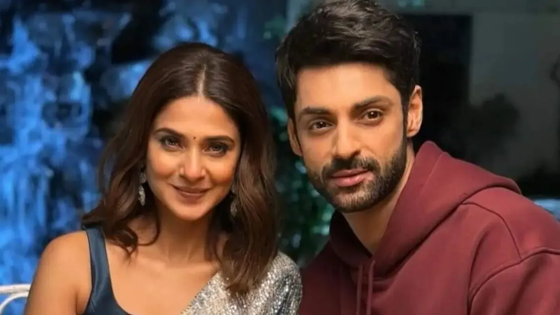 Karan Wahi reacts to engagement rumours with Jennifer Winget - India Today