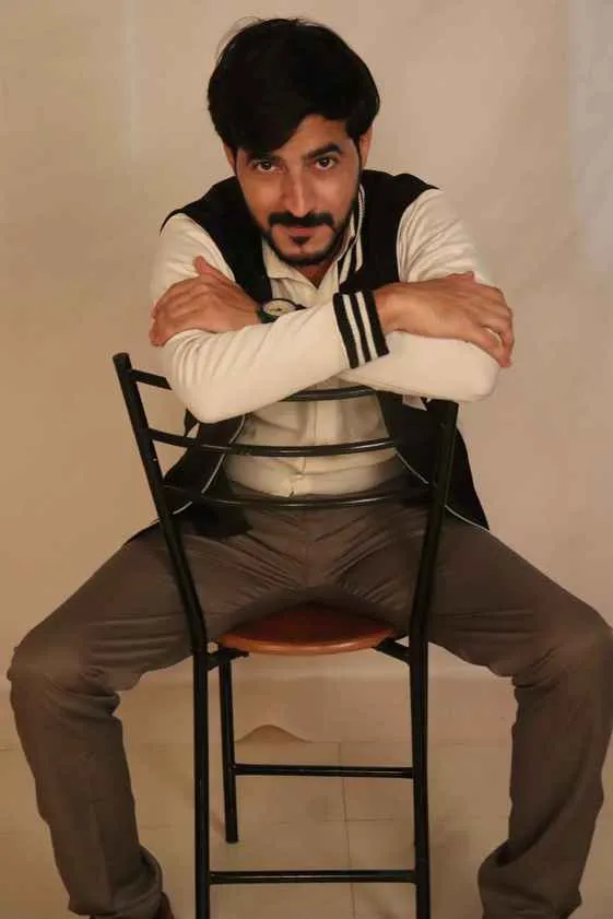 Bollywood s Smart Killer Starring Durgesh Nautiyal to Release on Makar  Sankranti 2026 बड़कोट के दुर्गेश बॉलीवुड में स्मार्ट किलर से कर रहे  पदार्पण, Uttarkashi Hindi News - Hindustan