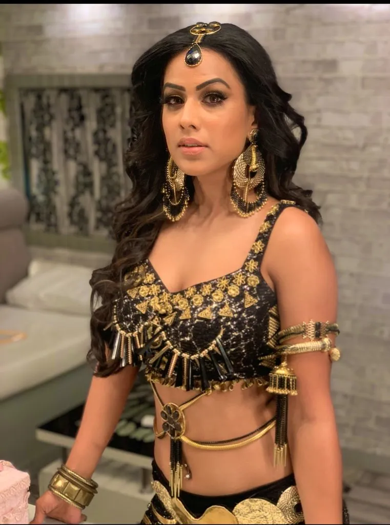 Black and Gold #Naagin @ColorsTV tonight @8pm