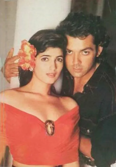 Bobby Deol and Twinkle Khanna from their debut film, Barsaat (1995)  #BobbyDeol #TwinkleKhanna #Bollywoodflashback #debutantes @thedeol  @mrsfunnybones @aapkadharam