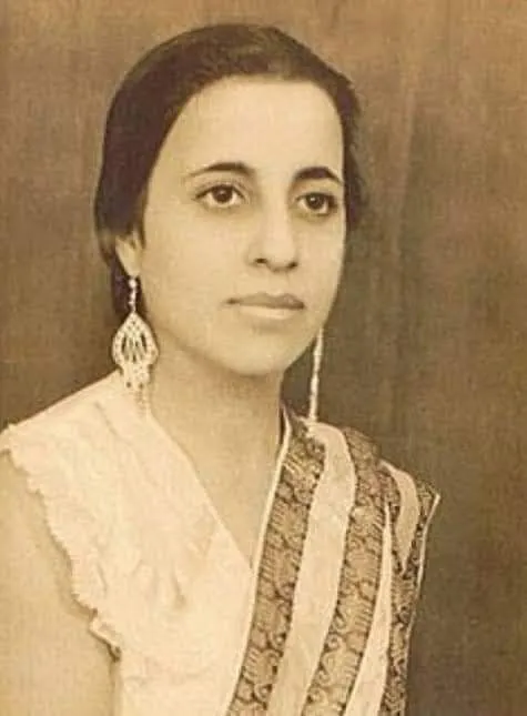 "Teji Bachchan, mother of the great  Indian film star @SrBachchan Mr Amitabh Bachchan, at her residence in  Lyallpur (Now Faisalabad) Pakistan. Teji was Born into a Punjabi Amitabh Bachchan 83rd birthday celebration