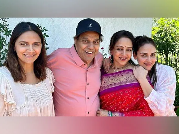 I could have spoken personally to you but...": Dharmendra pens emotional  note for wife Hema, daughters Esha, Ahana