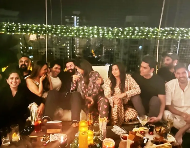 Alia Bhatt, Ranbir Kapoor usher in new year this way. Take a look |  Indiablooms - First Portal on Digital News Management