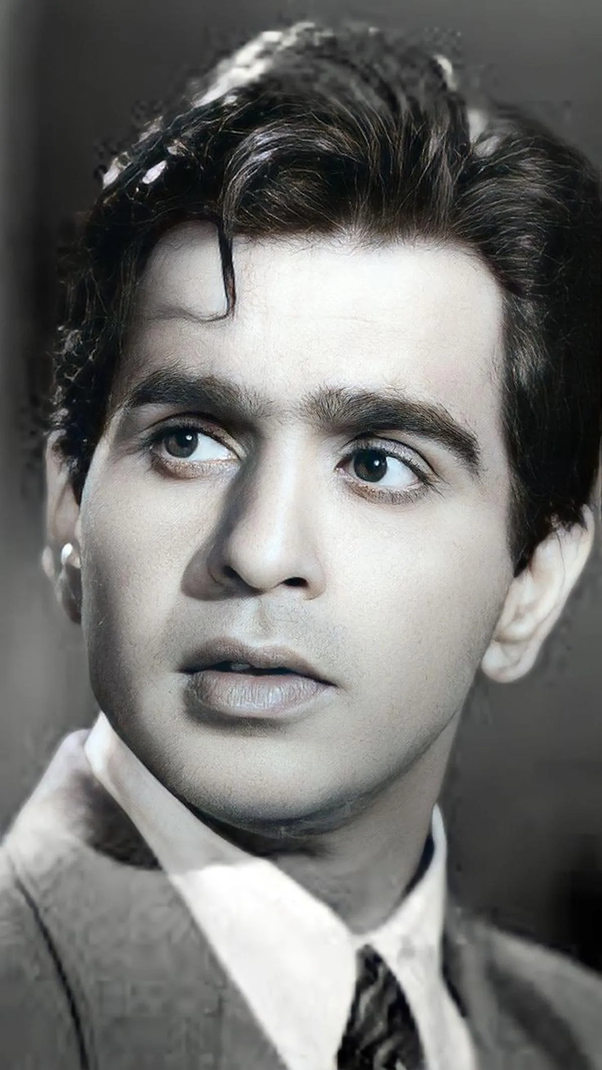 The book, The Man Who Became Cinema, deconstructs Dilip Kumar's acting  method - The Hindu