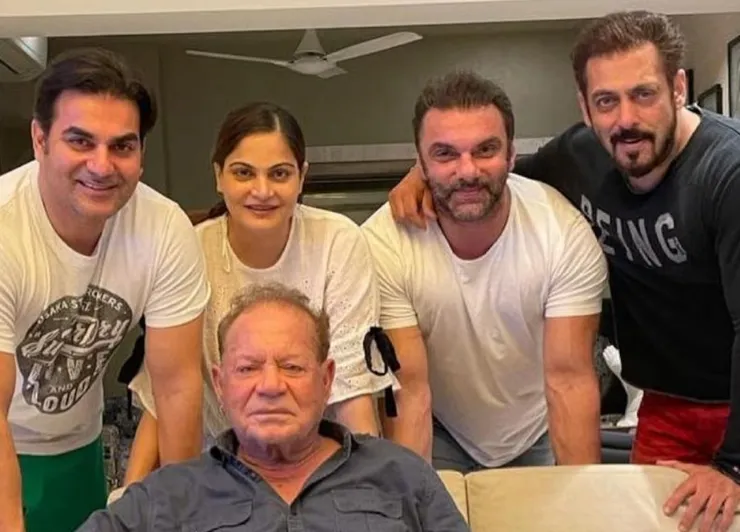 Sohail Khan shares family photo on social media, leaves netizens in awe ;  Check out