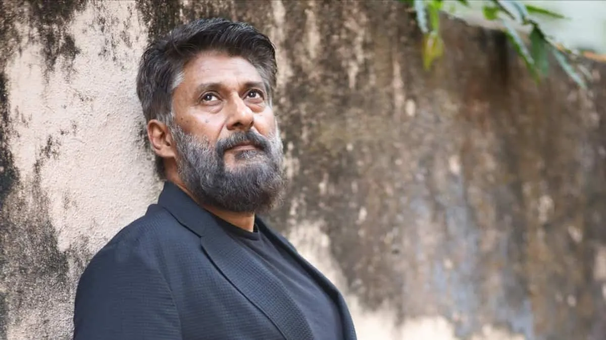 Vivek Agnihotri alleges Shah Rukh Khan and Karan Johar have damaged the cultural fabric of India - Entertainment News