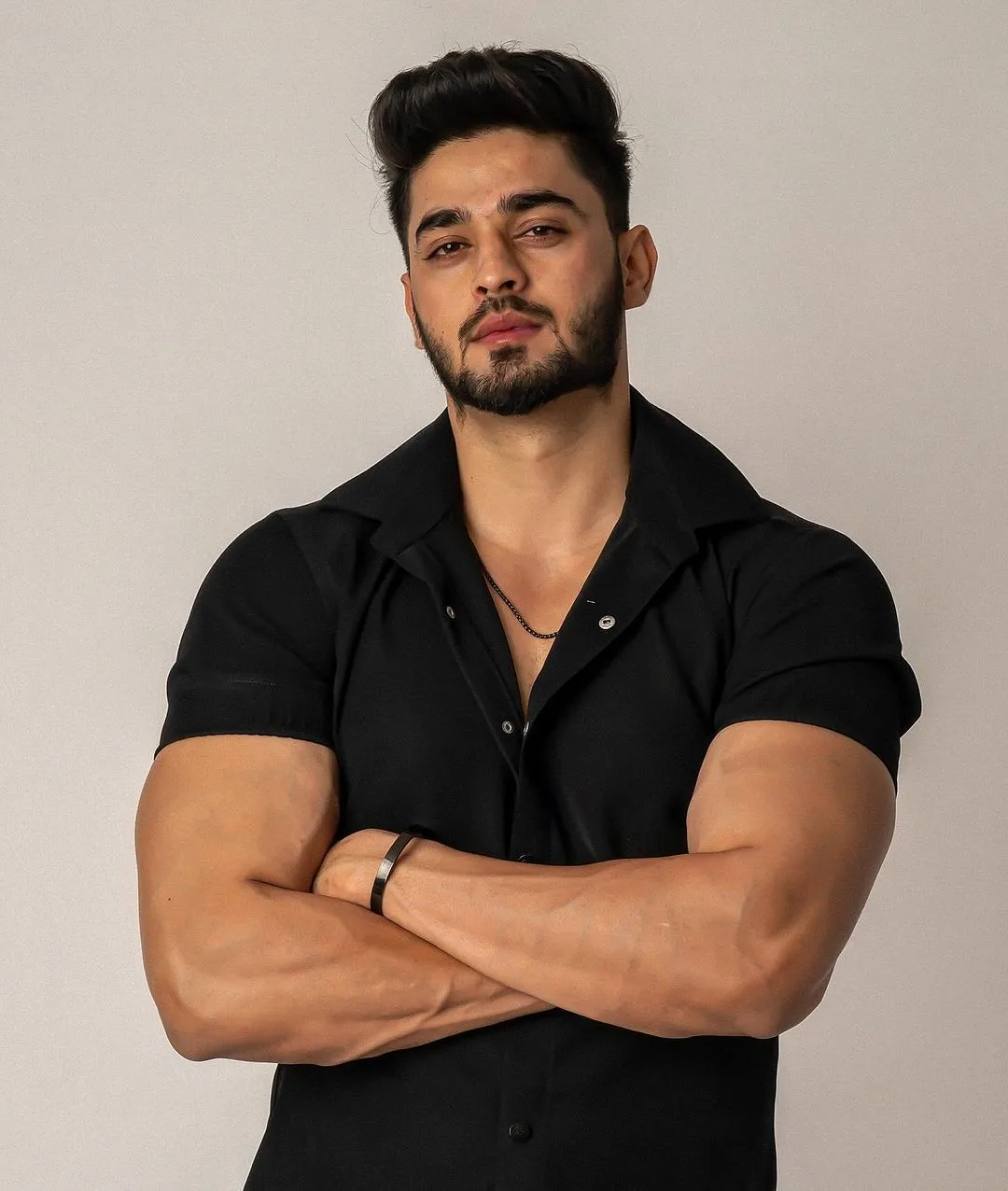 रियलिटी शो जीतने की जिद, दिखाया एग्रेशन-फेक लव, बिग बॉस में छाया 'मराठी  मुंडा' कौन? - Who is arbaz patel handsome hunk ruling in bigg boss marathi  5 bond with nikki tamboli