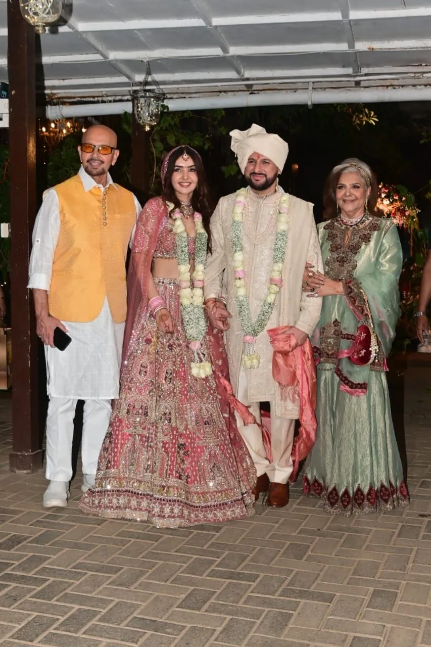 भतीजे की शादी में राकेश रोशन को आया गुस्सा, नेक मांगने आए लोगों से हुई बहस?  Video - Rakesh roshan angry argue kinnar video nephew eshaan roshan wedding  tmovp