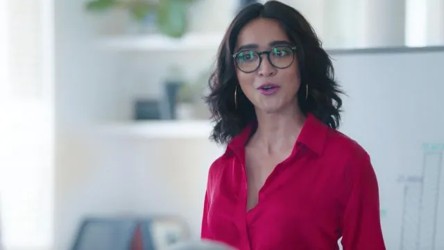 Eyeglasses round Damini (Sayani Gupta) in Four More Shots Please (S01E01) |  Spotern
