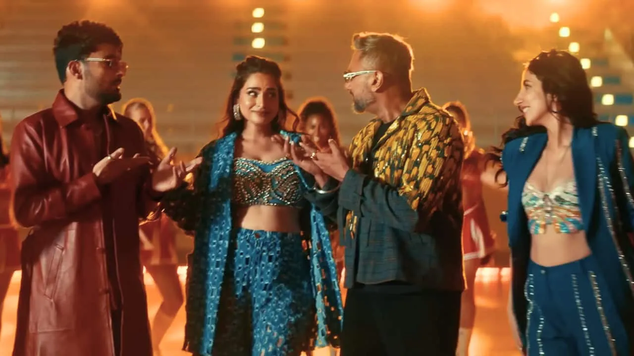 Kis Kisko Pyaar Karoon 2: Kapil Sharma drops teaser of first song 'Phurr'  with Honey Singh, Watch