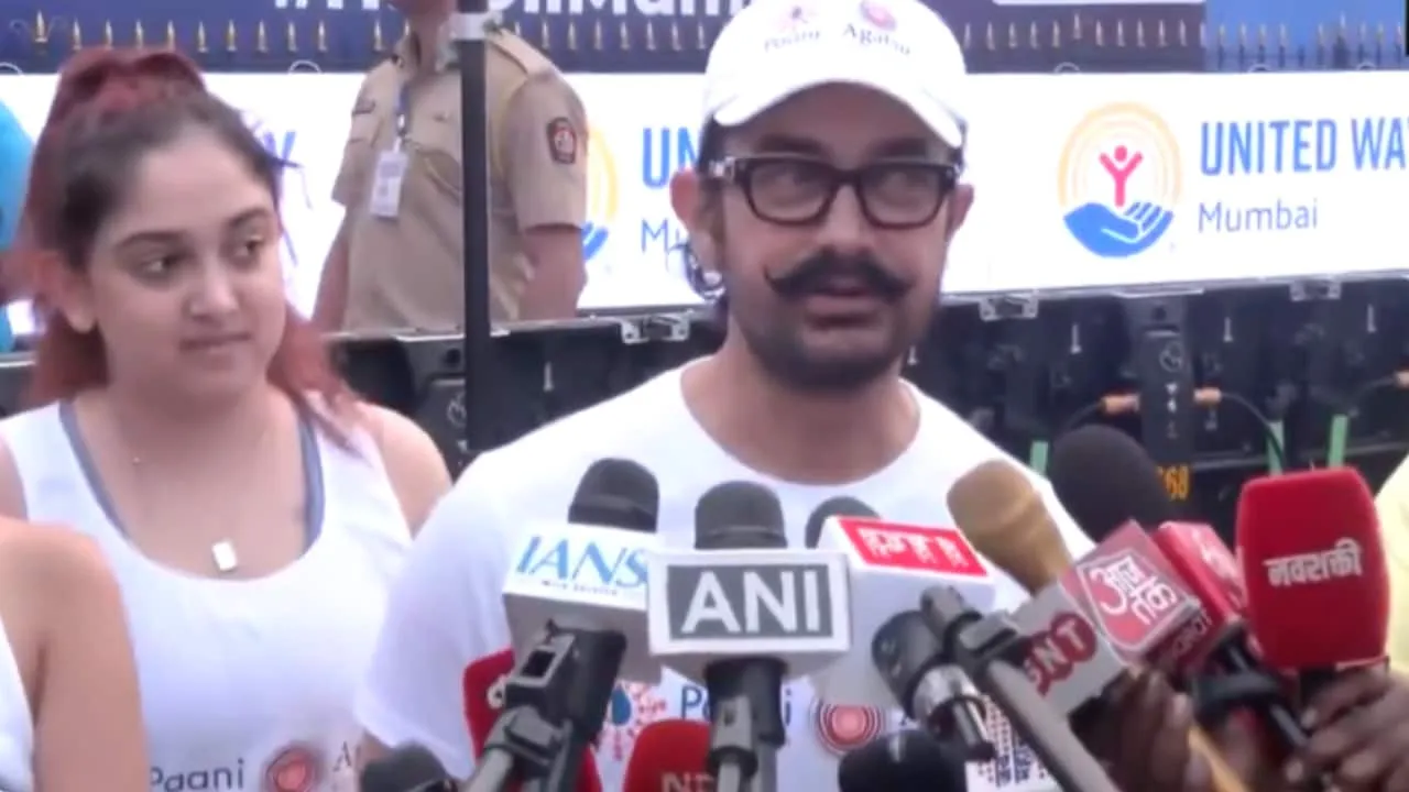 Aamir Khan arrives in style at Tata Mumbai Marathon 2026, speaks in Marathi  amid language debate