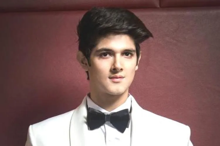 Rohan Mehra makes his fiction RETURN; RE-UNITES with his 'Yeh Rishta..'  co-star!
