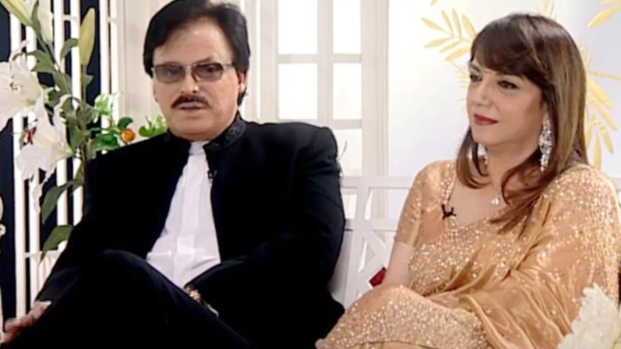 When Zarine Khan recalled Sanjay Khan's battle after the fire tragedy on  set | Hindi Movie News - The Times of India