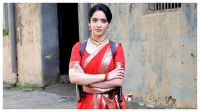 Sonakshi Batra reveals prep for Jagadhatri's action sequences: I watched  MMA videos to get my moves right - The Times of India