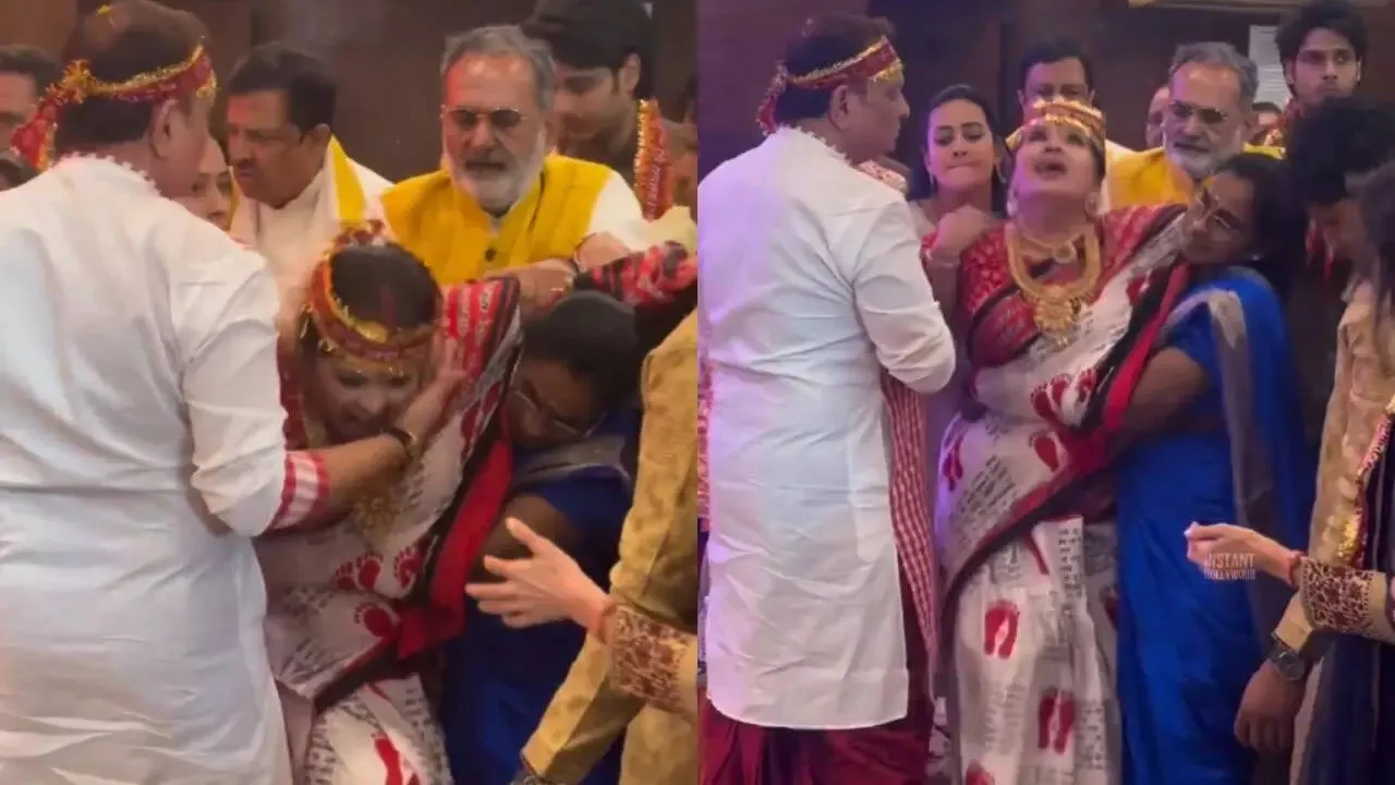Sudha Chandran gets soaked into divine energy, gets overwhelmed by emotions  as she cries her heart out, bites someone, dances at 'Mata Ki Chowki' -  WATCH VIDEO | - The Times of India
