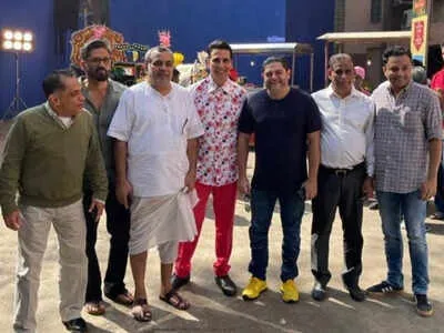 Hera Pheri 3: FIRST OFFICIAL PICTURE of Akshay Kumar, Suniel Shetty, Paresh  Rawal | Hindi Movie News - Times of India