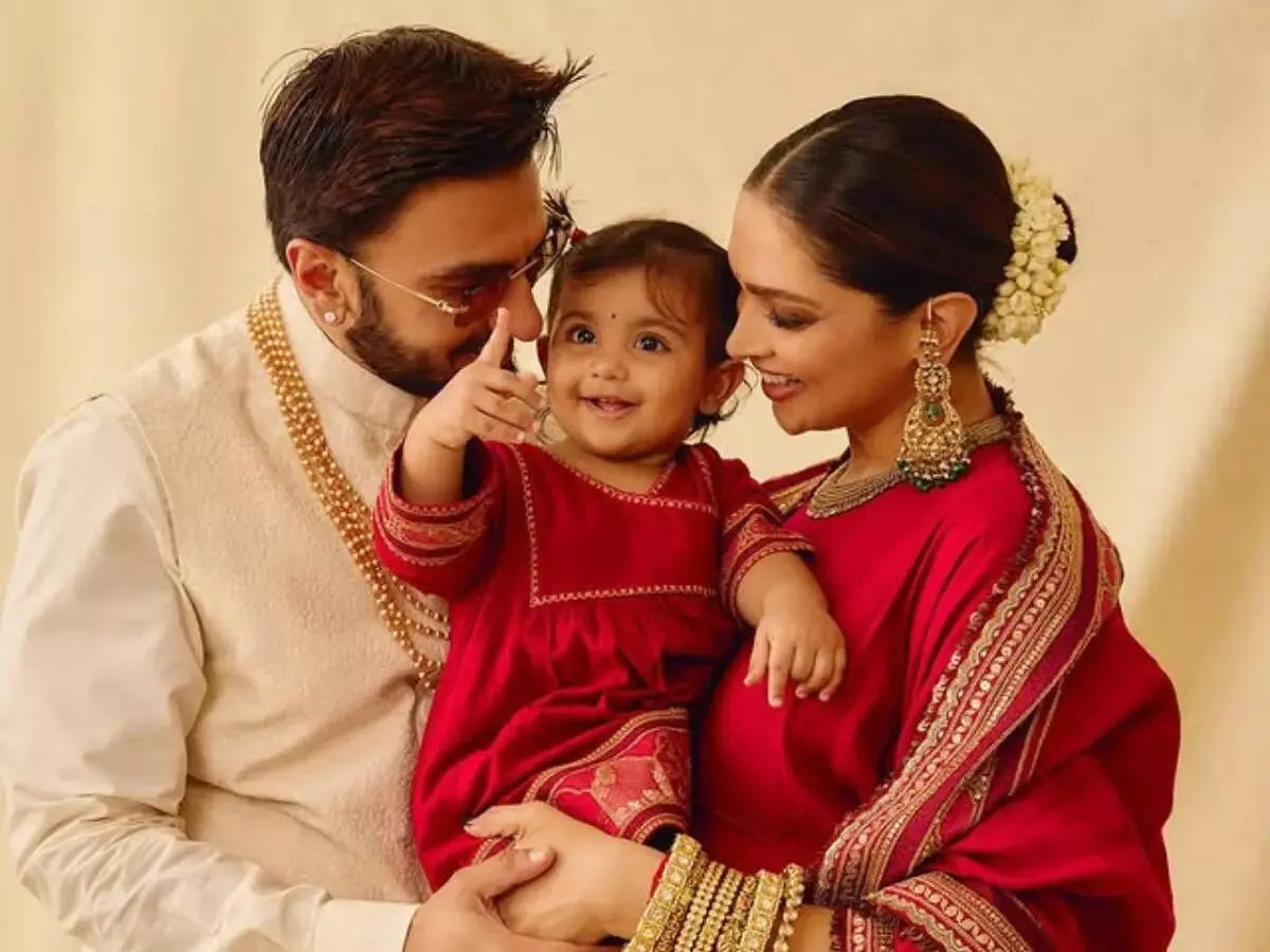 Deepika Padukone, Ranveer Singh share first photo with daughter, Dua. Check  photos - The Economic Times