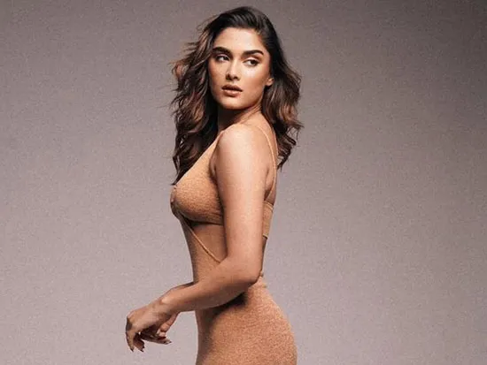 Flawless Looks Of Saiee M Manjrekar