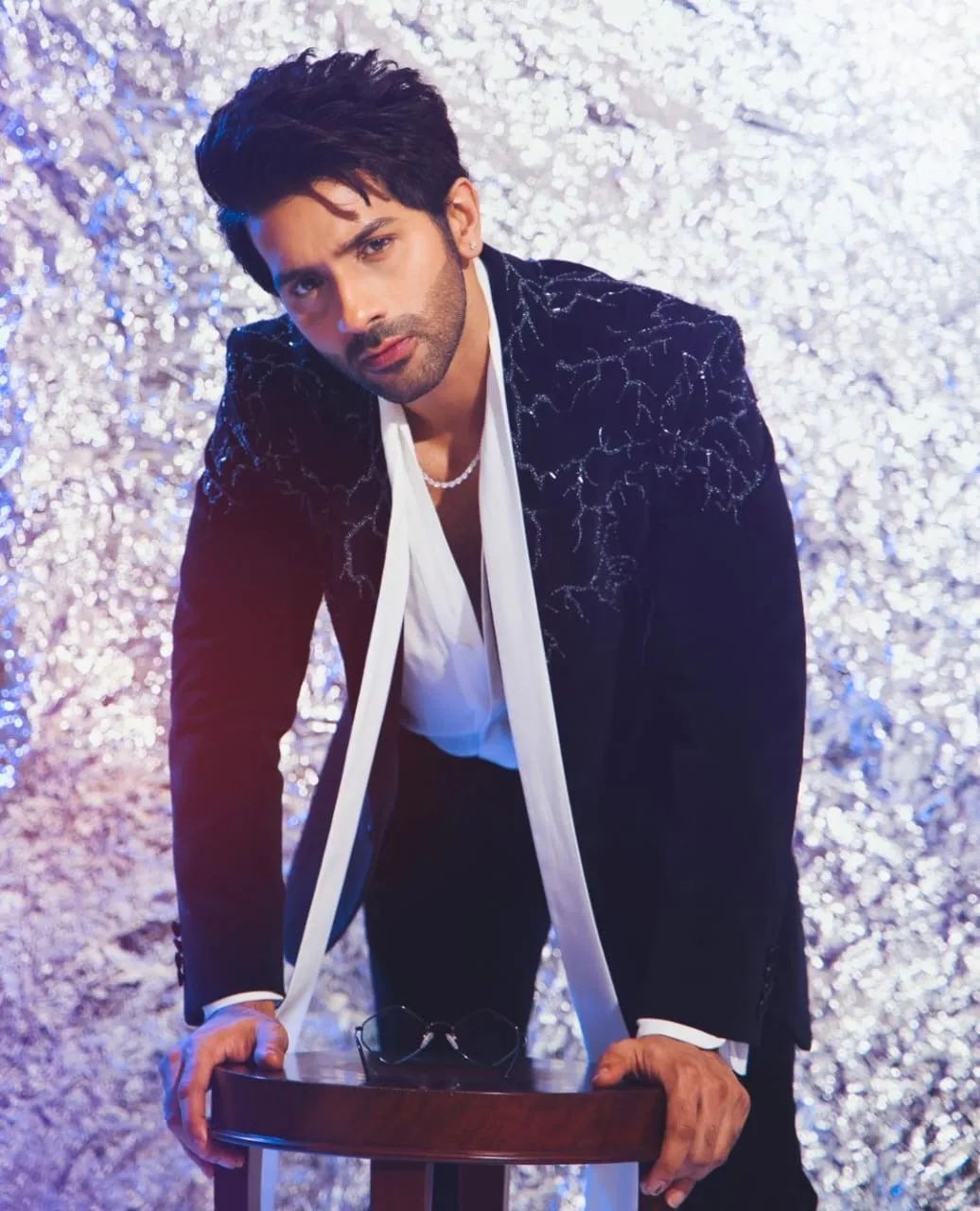 Vardhaan Puri Shines in the Gripping Trailer of 'Bloody Ishq' -  UrbanAsian.com