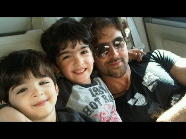 Hrithik Roshan's Sons Assist Rakesh Roshan With The Script Of 'Krrish 4' |  Bollywood News