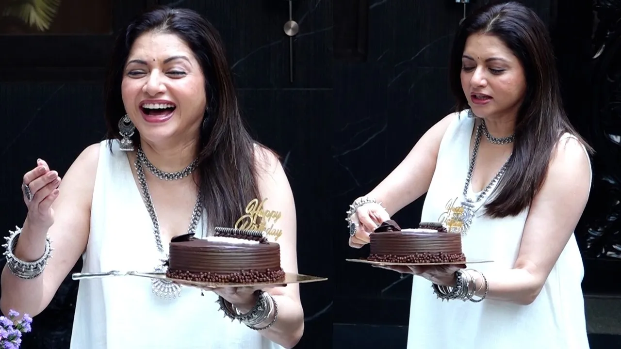 &ldquo;Evergreen Beauty Bhagyashree 💖&rdquo; Celebrating Her Birthday Cutting A Cake |  MS shorts