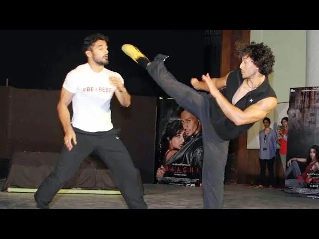 Tiger Shroff Performs Deadly MARTIAL ART STUNTS | Baaghi - YouTube
