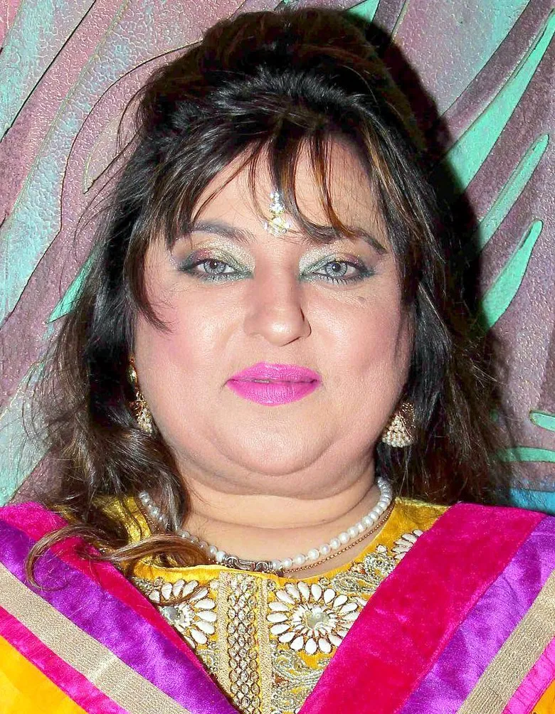 Dolly Bindra: 