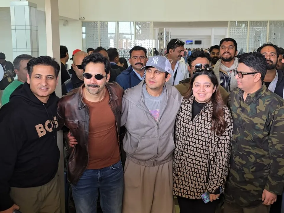 Border-2' launched from the Tanot border | बॉर्डर पर 'बॉर्डर-2' की टीम  करेगी हथियारों की पूजा: जवानों के बीच करेंगे 'घर कब आओगे' सॉन्ग लॉन्च; वरुण  धवन, सोनू निगम ...