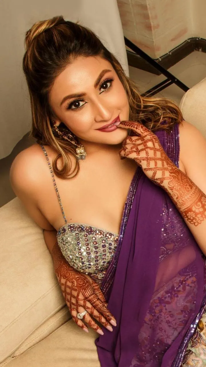 Urvashi Dholakia hot stunning look viral see photos