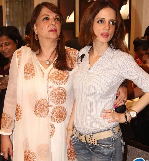  Sussanne Khan