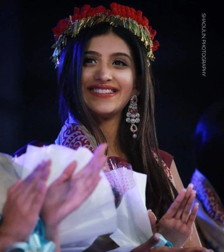 निमृत अहलूवालिया ने फेमिना मिस इंडिया मणिपुर 2018 का ताज पहनाया – द ब्लू  पेंसिल – स्वतंत्र छात्र-संचालित ब्लॉग