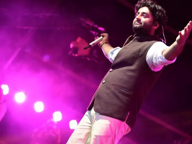 What makes Arijit Singh so popular with the masses?