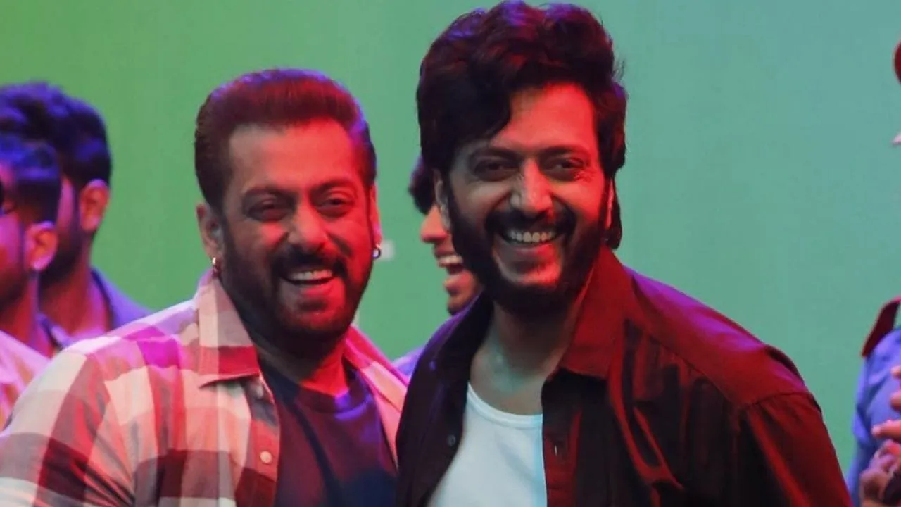 Riteish Deshmukh : रितेश देशमुख ने सलमान खान के लिए लिखा इमोशनल नोट, फिल्म  के सेट से तस्वीरें शेयर कर कहा- 'लव यू भाऊ' | Riteish Deshmukh wrote an  emotional note for