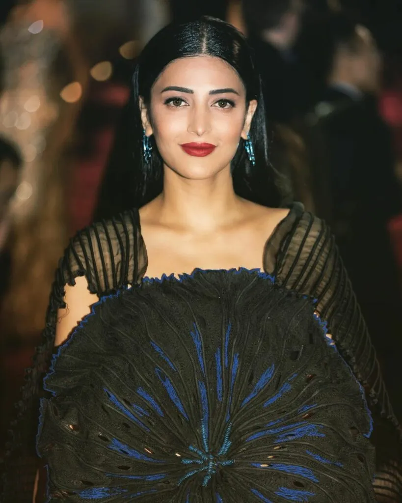 Pic Talk: Shruti Haasan's Bold Red Carpet Look