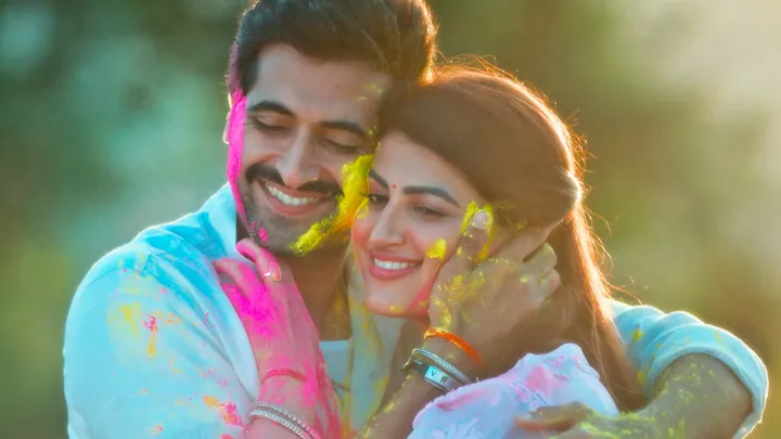 Ek Kori Prem Katha – Official Trailer | Khanak Budhiraja, Akshay Oberoi,  Raj Babbar, Poonam Dhillon | Video Trailer - Bollywood Hungama