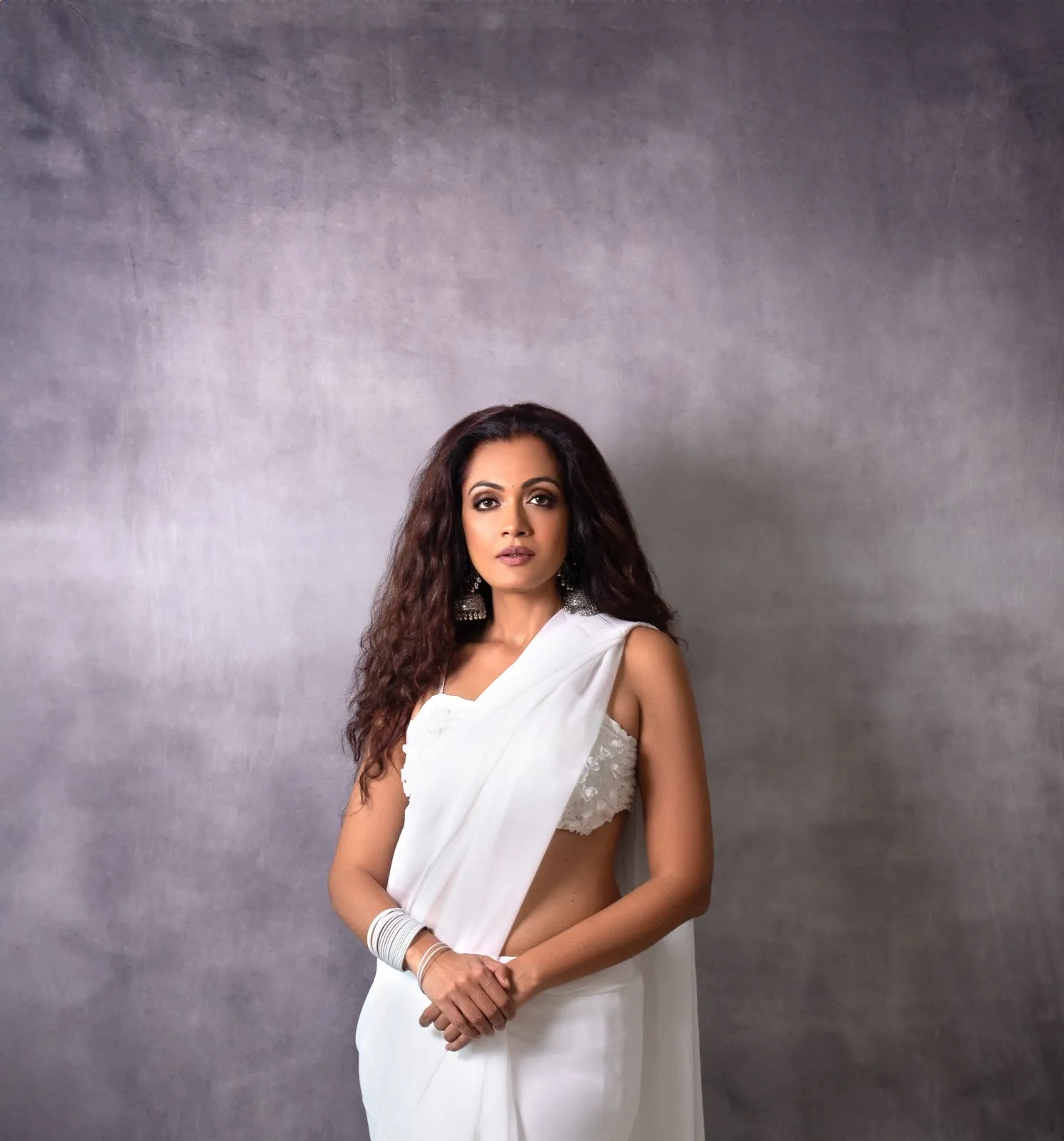 Mumbai : मानवाधिकार जागरूकता सेवाओं के लिए अमेरिका के राष्ट्रपति द्वारा  सम्मानित हुई अभिनेत्री शीना चौहान | ALL RIGHTS