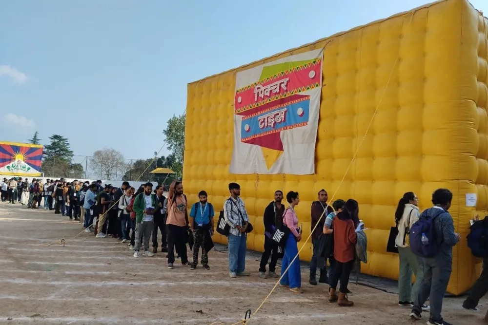 Shah Rukh Khan Classics Among Programming for International Film Festival  of India's Inflatable Cinema Return (EXCLUSIVE)