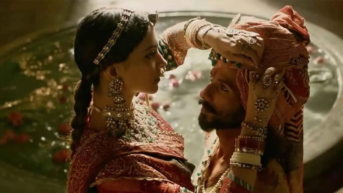 Padmaavat Re-Release: Deepika & Ranveer's Iconic Costumes That Redefined  Royalty