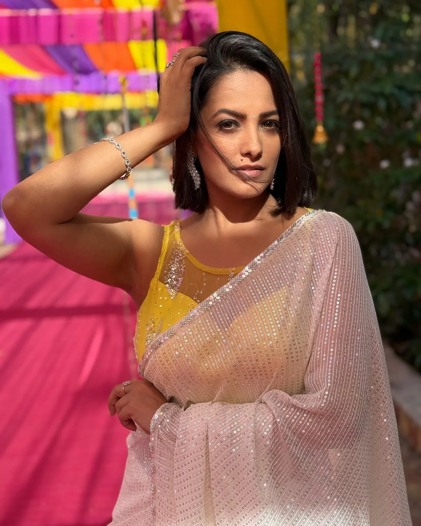  Anita Hassanandani 