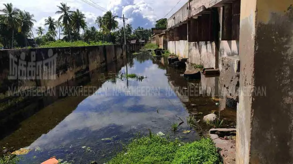 Government school floating in rain water ... Will the government take action?