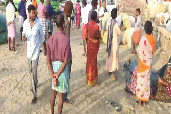 boat incident in vedharanyam in nagapatnaam district
