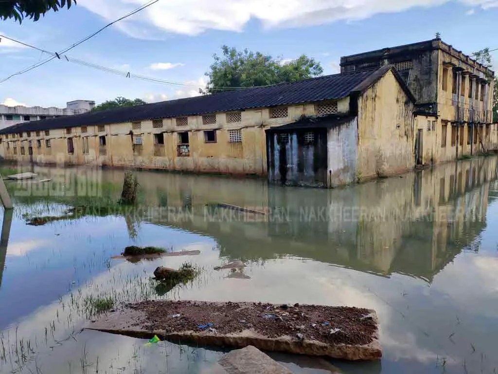 Government school floating in rain water ... Will the government take action?