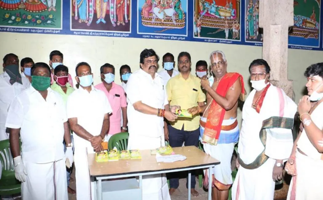 Minister k t rajendra balaji help to Temple priests