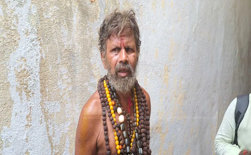 A devotee of Shiva who came to visit Nataraja; Dikshitars threatened with inappropriate words