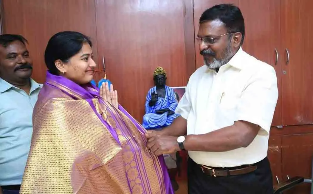 Gayathri Raghuram - Old Thirumavalavan meeting!