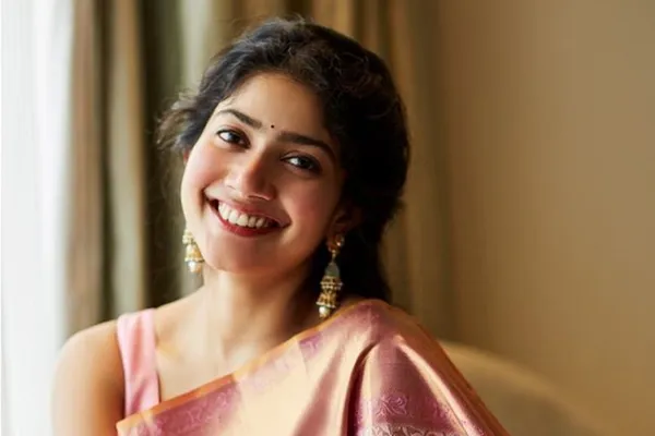 amaran movie sai pallavi first look released