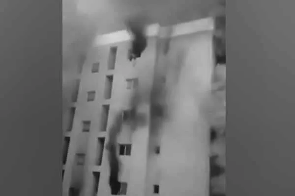 Vijay has condoled  lost life of indians in a building fire in Kuwait