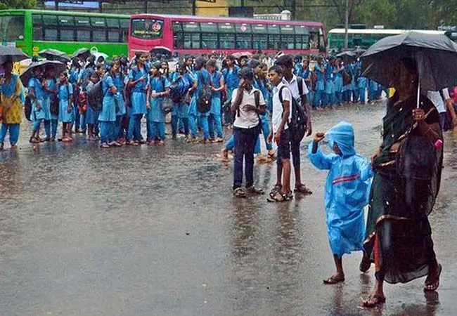 tamilnadu heavy rain coimbatore, kanyakumari, sivagnagai district schools, colleges holiday 