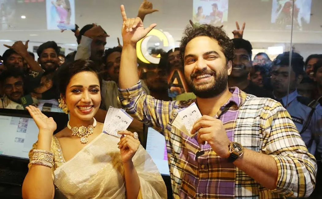 Nivetha Pethuraj turns ticket seller at theatres for promoting his movie 