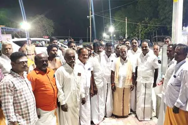 minister who participated in Yagapoosai at Temple Kudamuzhukku event